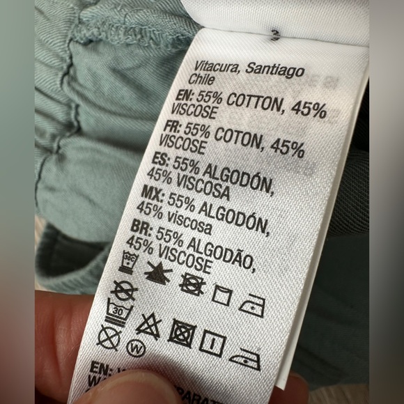 🛍️Roxy  2” shorts with pockets & drawstring Size SP - Picture 6 of 7